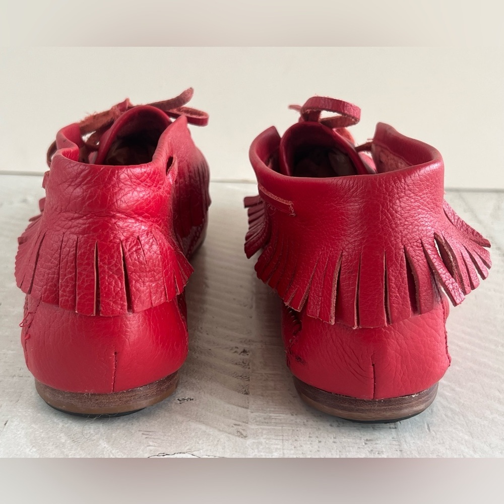Women’s Vintage Wild Pair Brand Boho Southwestern Red Leather Moccasins size 10B - Picture 3 of 13
